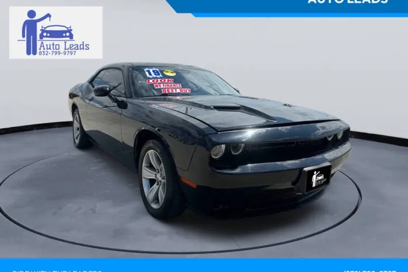 2019 Dodge Challenger SXT photo 1