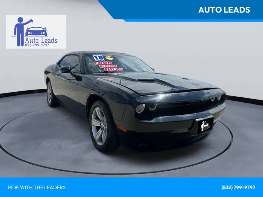 2019 Dodge Challenger SXT photo 1