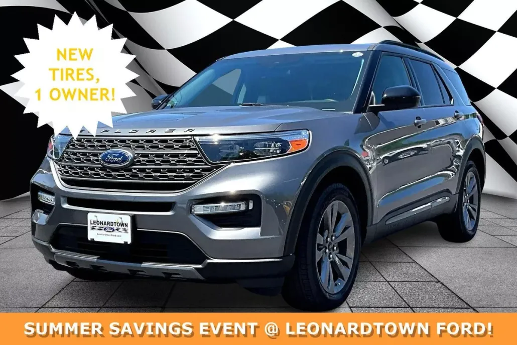 2022 Ford Explorer XLT photo 1