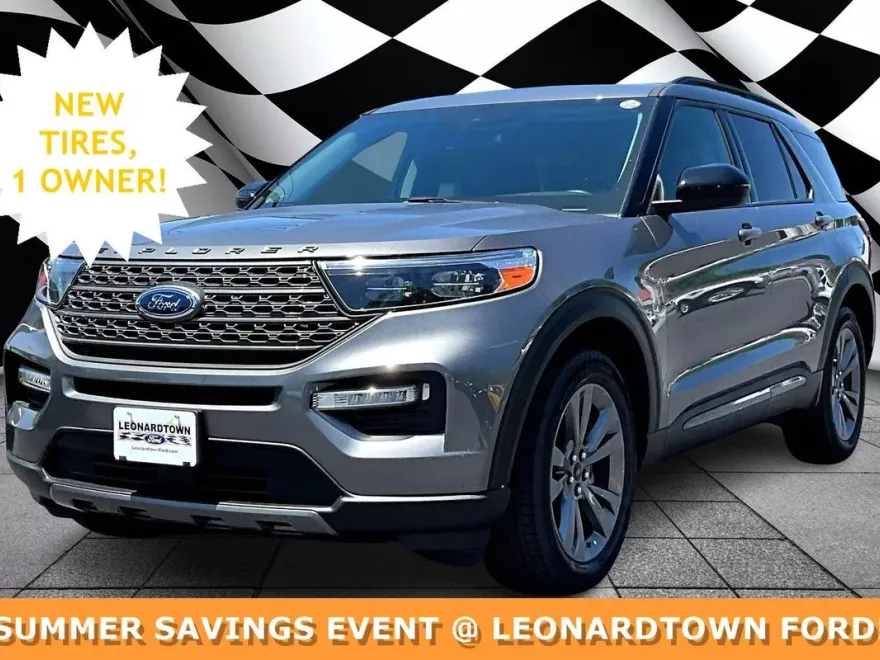 2022 Ford Explorer XLT photo 1
