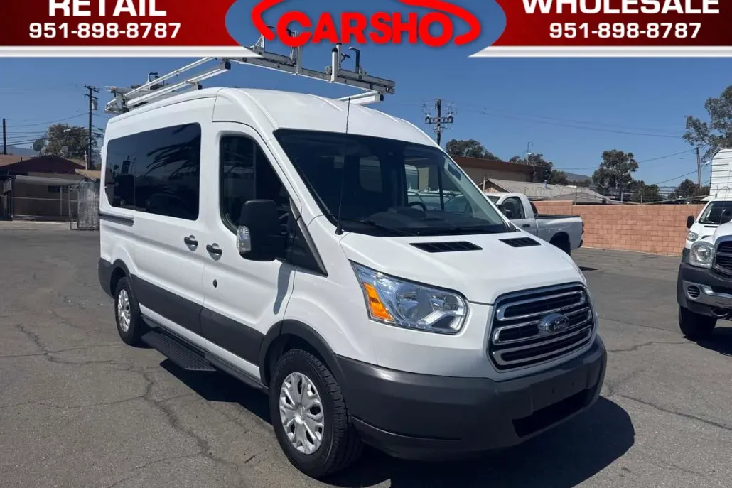 2017 Ford Transit XLT photo 1