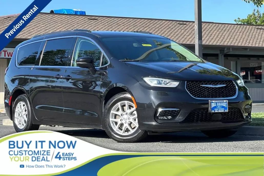 2022 Chrysler Pacifica Touring L photo 1