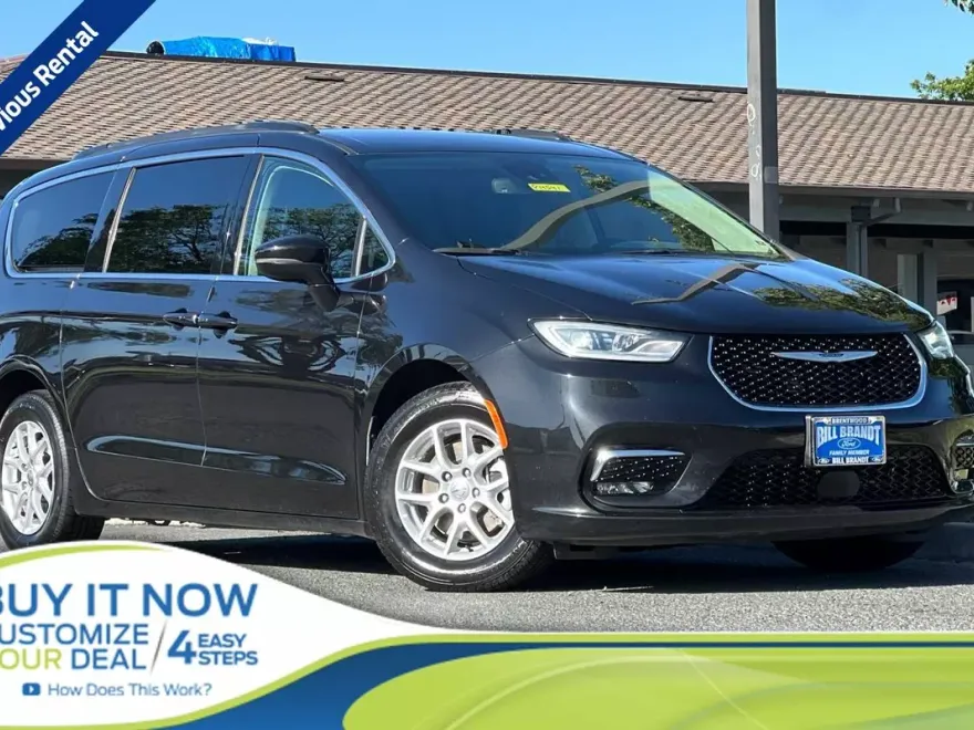 2022 Chrysler Pacifica Touring L photo 1