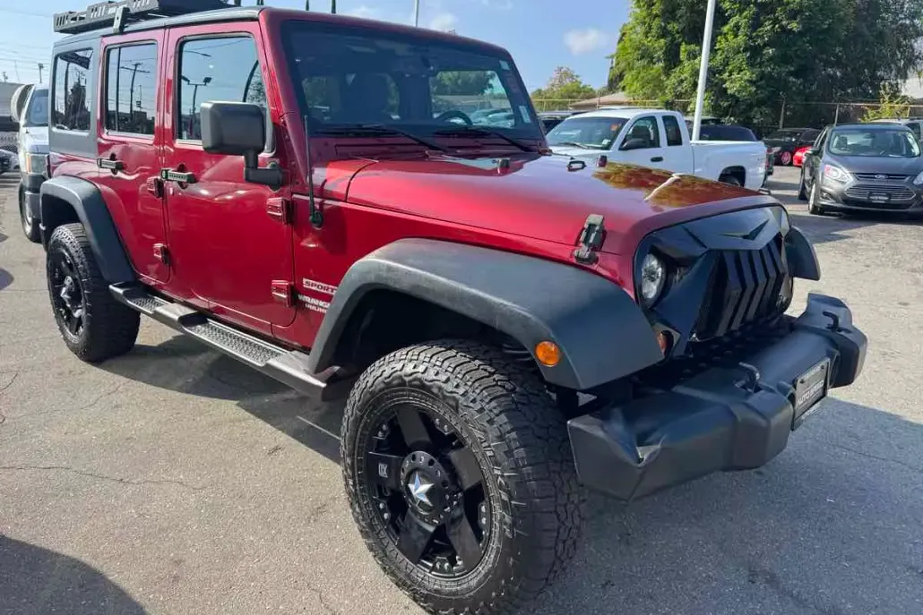 2013 Jeep Wrangler Unlimited Sport photo 1