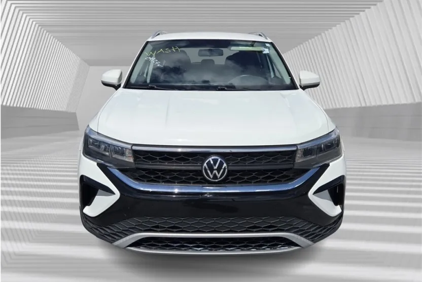 2022 Volkswagen Taos SE photo 1