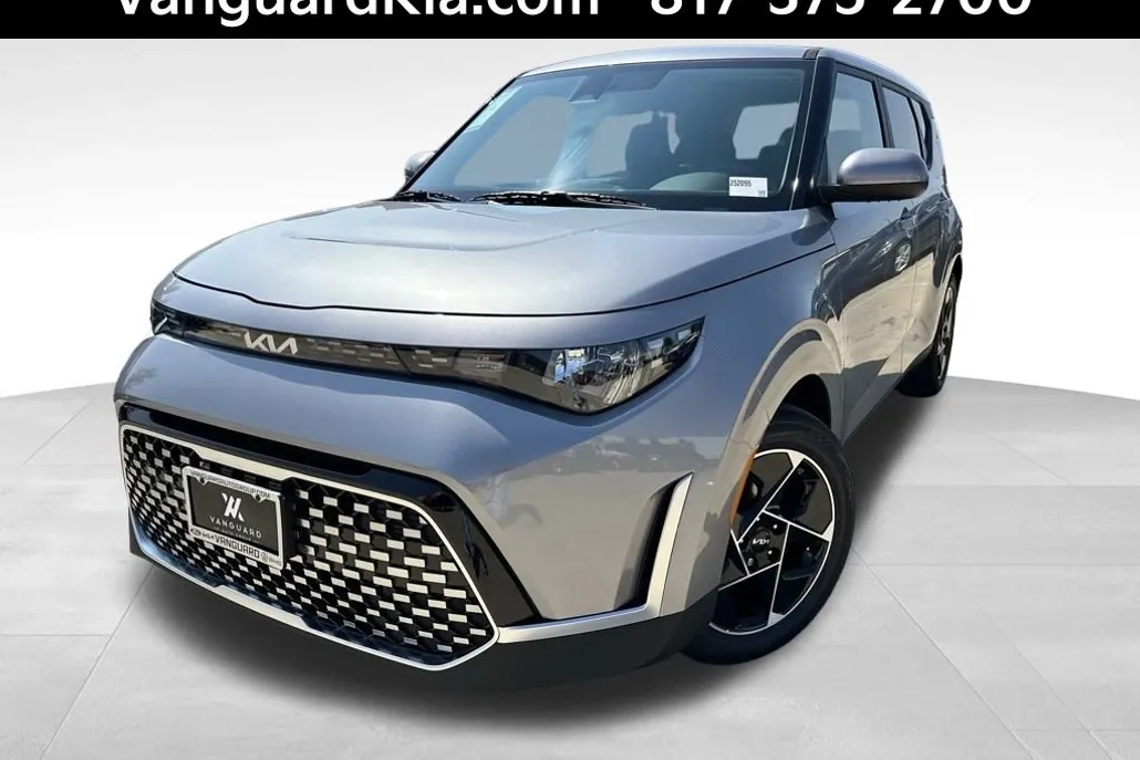 2025 Kia Soul EX photo 1