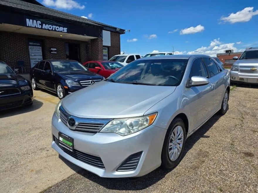 2014 Toyota Camry L photo 1