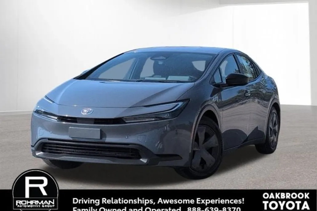 2024 Toyota Prius LE photo 1