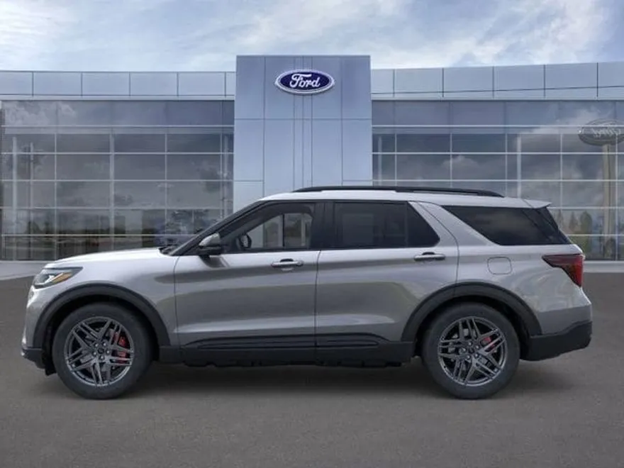 2025 Ford Explorer ST photo 1