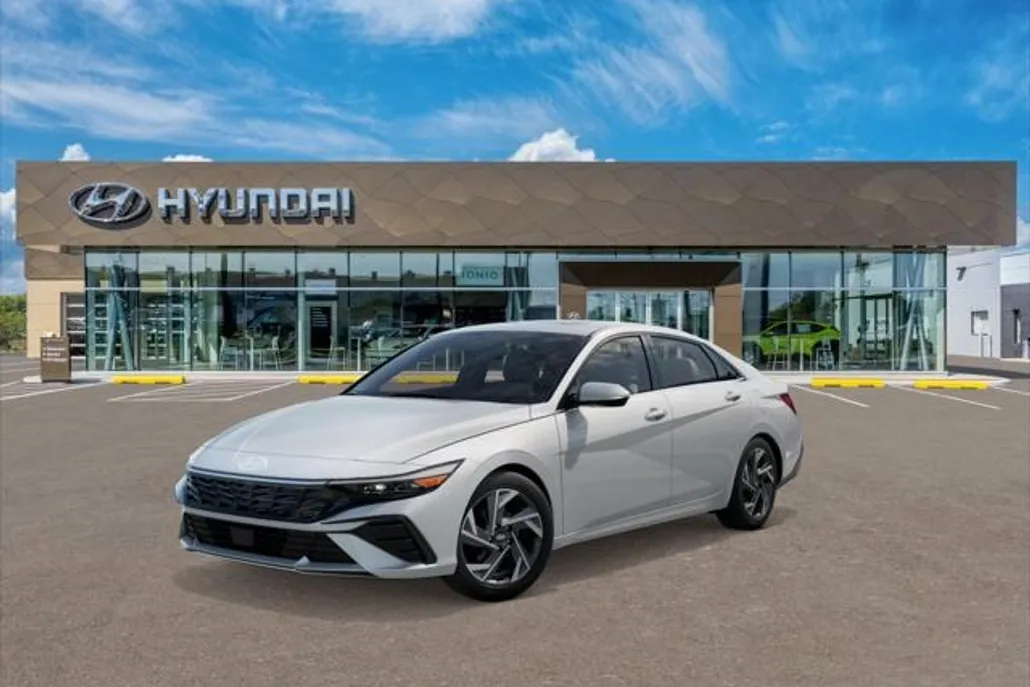 2025 Hyundai Elantra Limited photo 1
