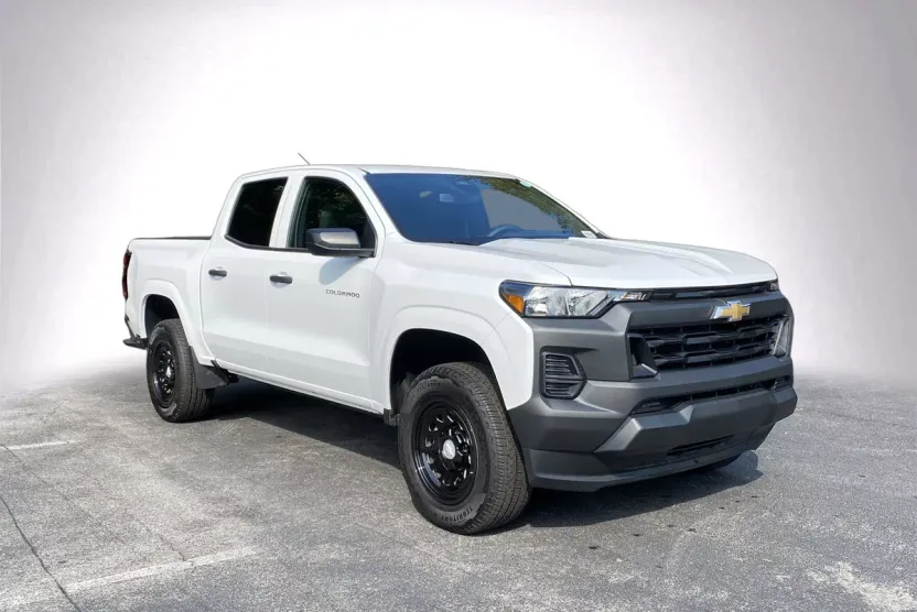 2024 Chevrolet Colorado photo 1