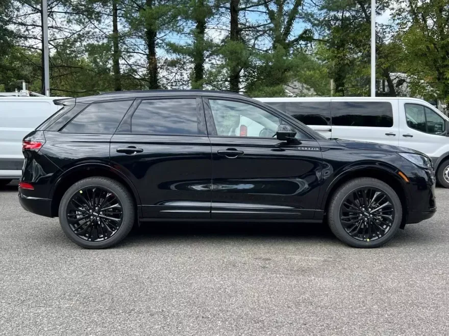 2026 Lincoln Corsair Premiere photo 1