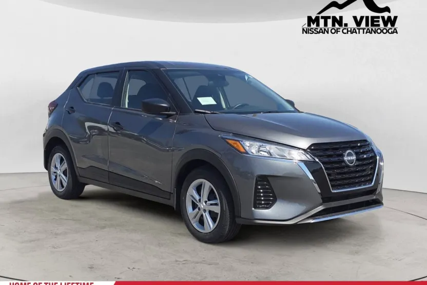2025 Nissan Kicks Play S photo 1