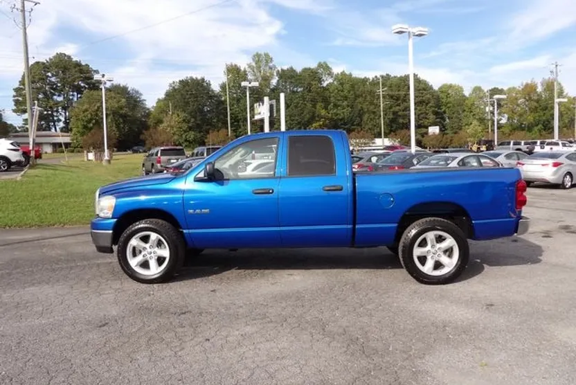 2008 Dodge Ram SLT photo 1