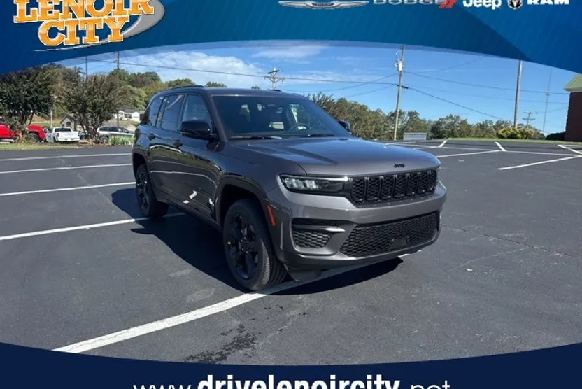2025 Jeep Grand Cherokee Laredo X Altitude photo 1