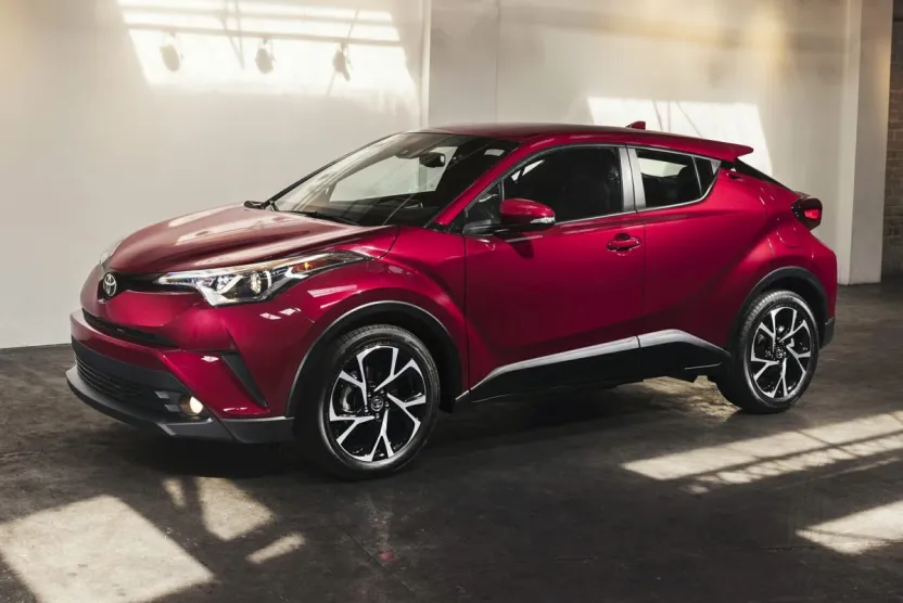 2018 Toyota C-HR XLE photo 1