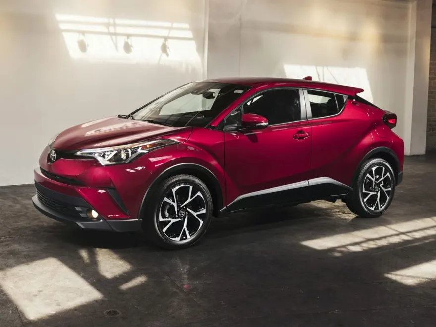 2018 Toyota C-HR XLE Premium photo 1