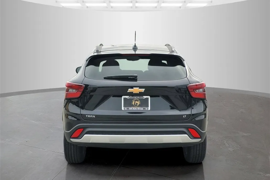 2026 Chevrolet Trax LT photo 1