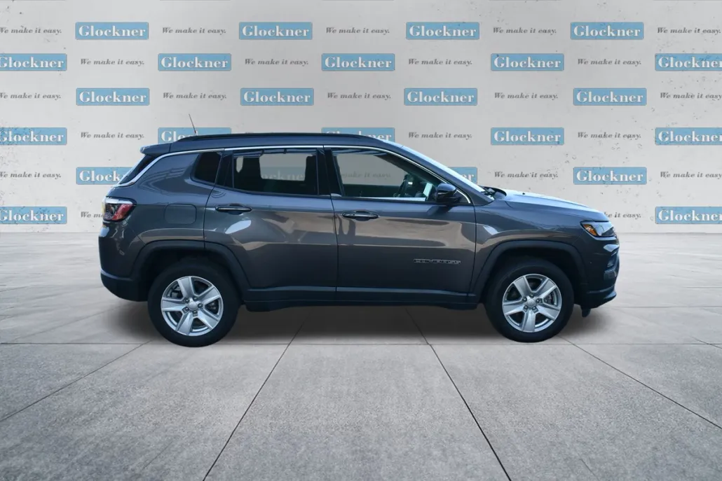 2022 Jeep Compass Latitude photo 1