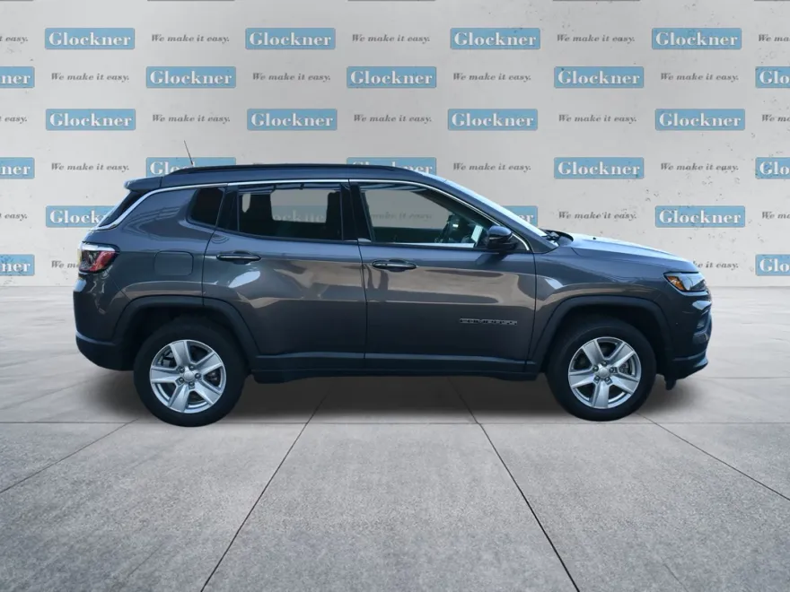 2022 Jeep Compass Latitude photo 1