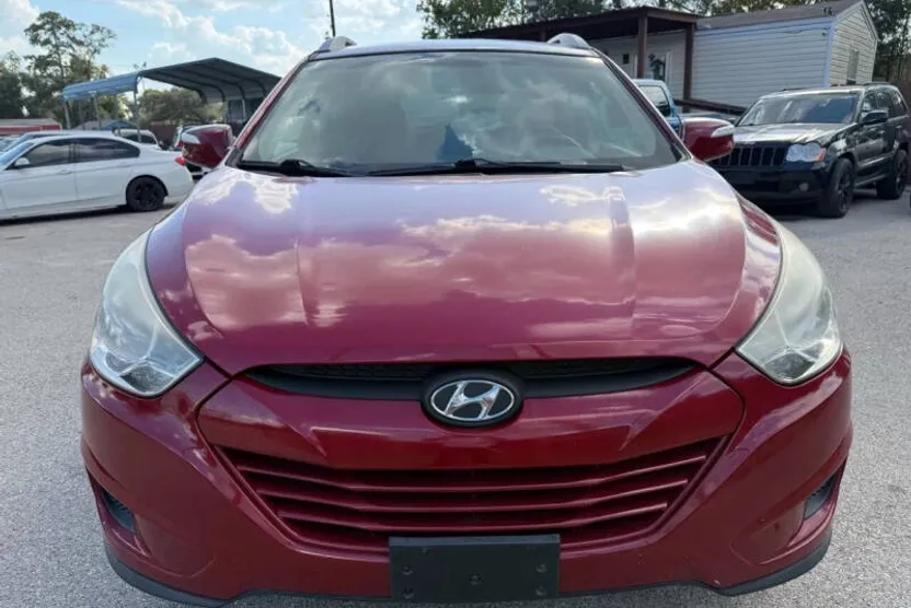 2012 Hyundai Tucson GLS Sport photo 1