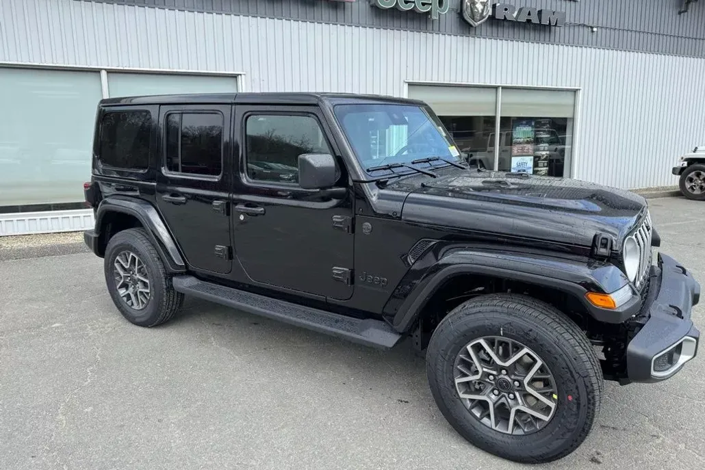 2025 Jeep Wrangler Sahara photo 1