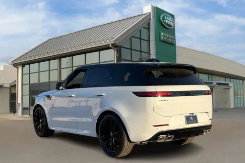 2025 Land Rover Range Rover Sport SE photo 3