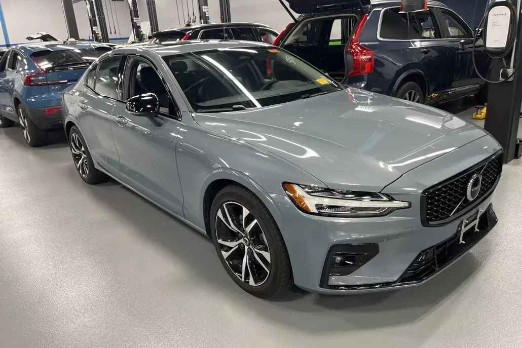 2024 Volvo S60 B5 Core photo 1