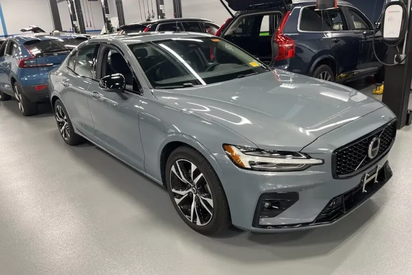 2024 Volvo S60 B5 Core photo 1