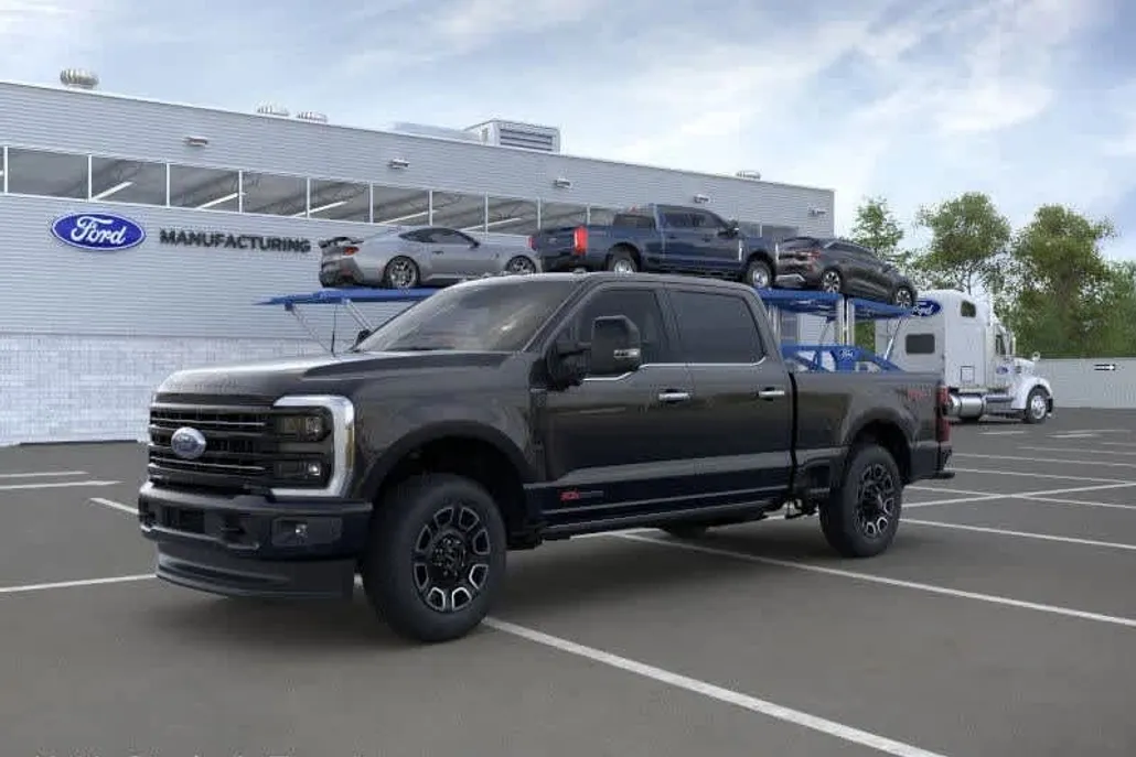 2025 Ford F-350 Platinum photo 1