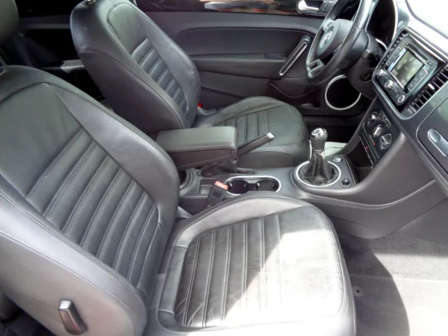 2012 Volkswagen Beetle Turbo photo 25