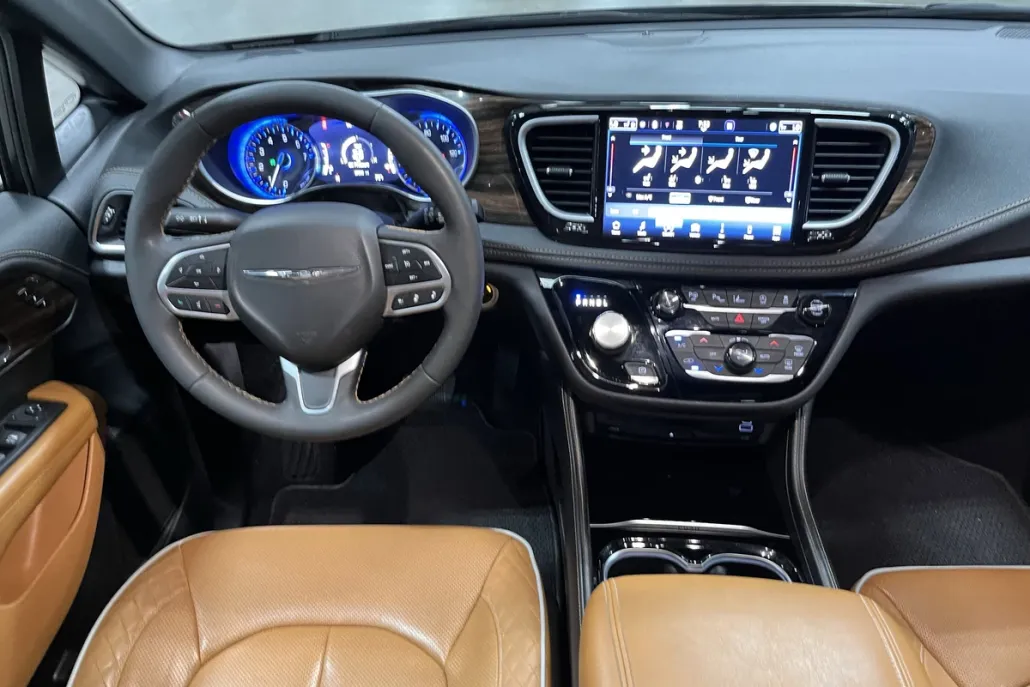 2022 Chrysler Pacifica Pinnacle photo 1
