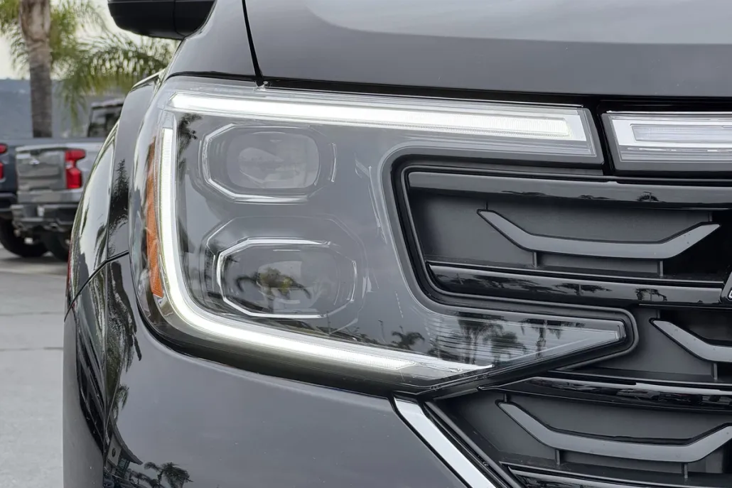 2026 Volkswagen Atlas Cross Sport SEL Premium R-Line photo 1