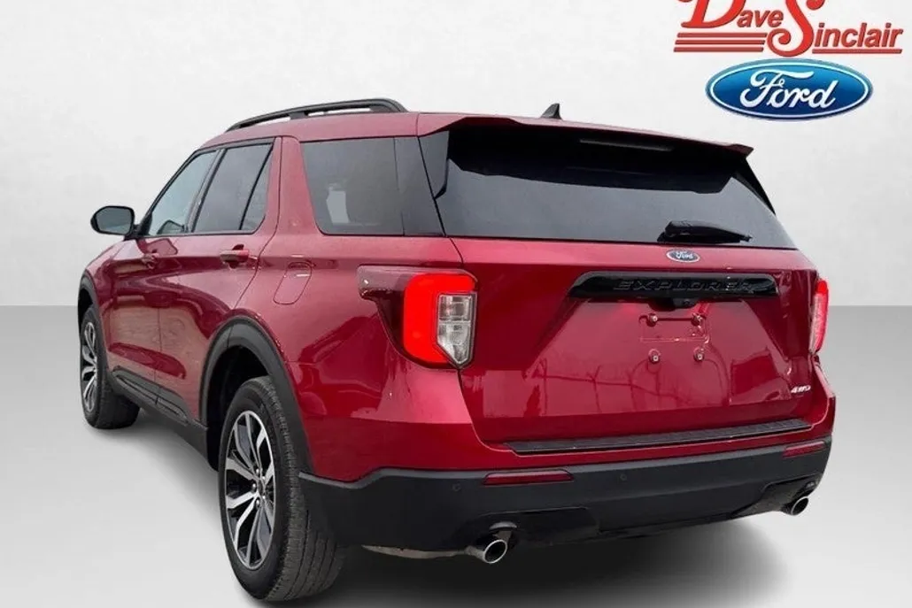 2023 Ford Explorer ST-Line photo 1