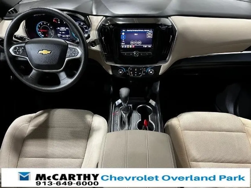 2023 Chevrolet Traverse LS photo 1