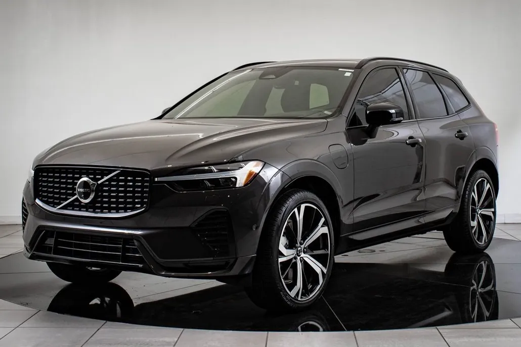 2024 Volvo XC60 Recharge Hybrid Ultimate photo 1