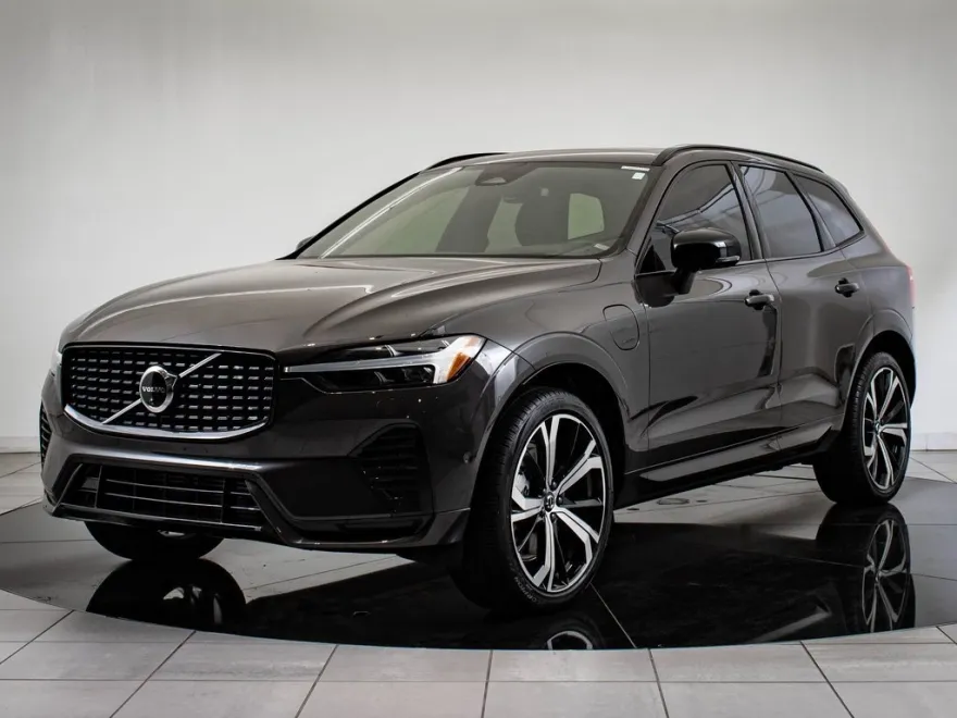2024 Volvo XC60 Recharge Hybrid Ultimate photo 1
