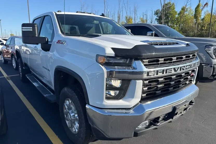 2022 Chevrolet Silverado 2500HD LT photo 1