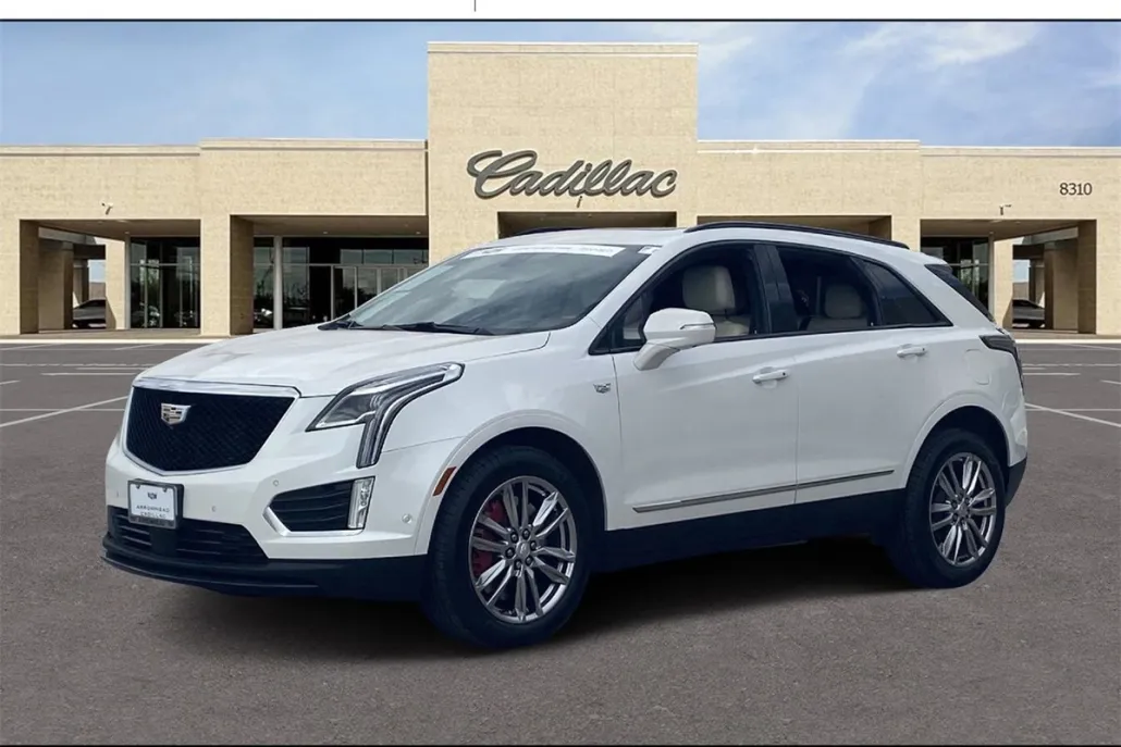 2022 Cadillac XT5 Sport photo 1