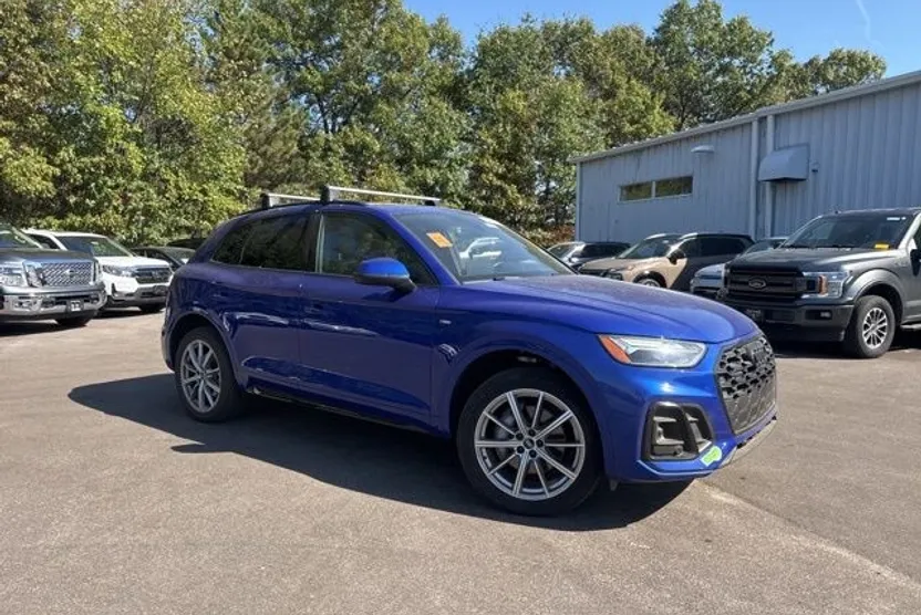 2022 Audi Q5 55 Premium Plus photo 1