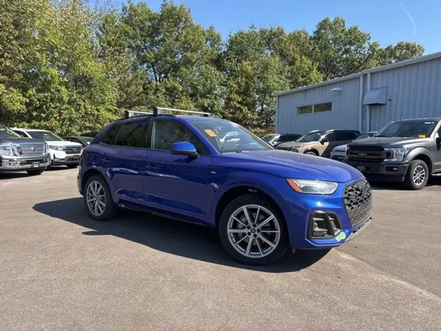 2022 Audi Q5 55 Premium Plus photo 1