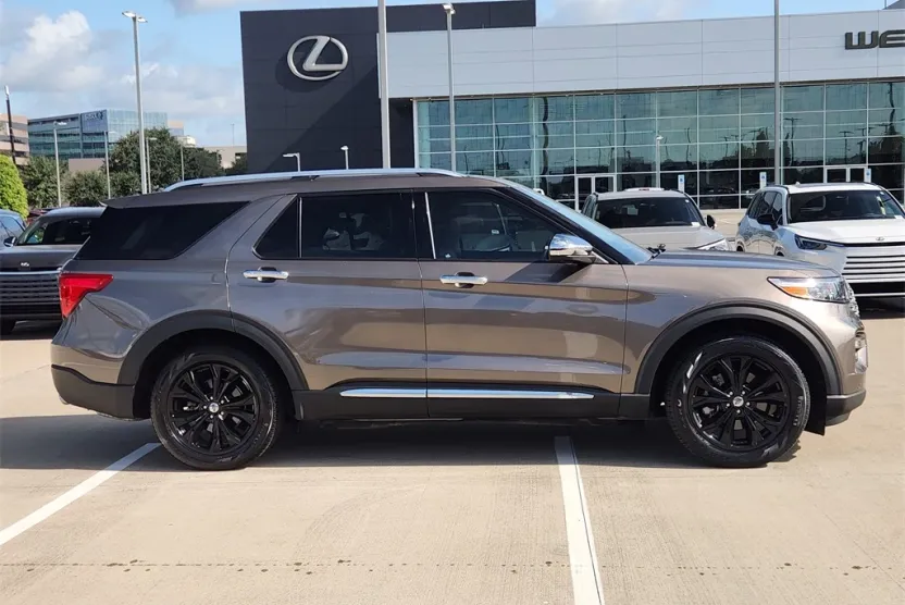 2021 Ford Explorer Limited photo 1