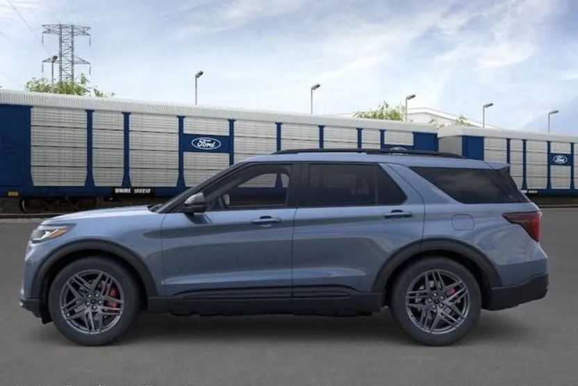 2025 Ford Explorer ST photo 1
