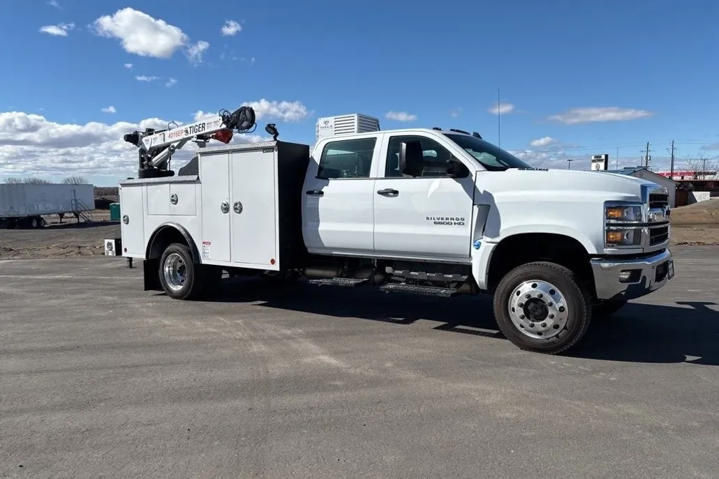2024 Chevrolet Silverado 5500HD Work Truck photo 1