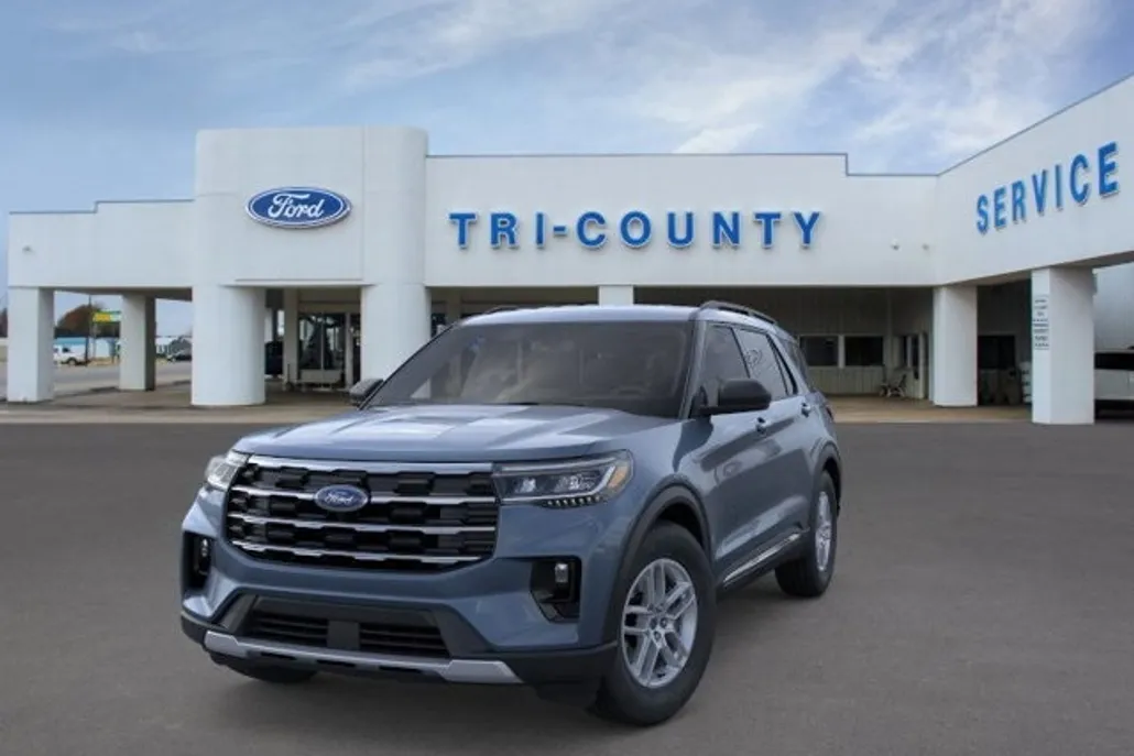 2025 Ford Explorer photo 1