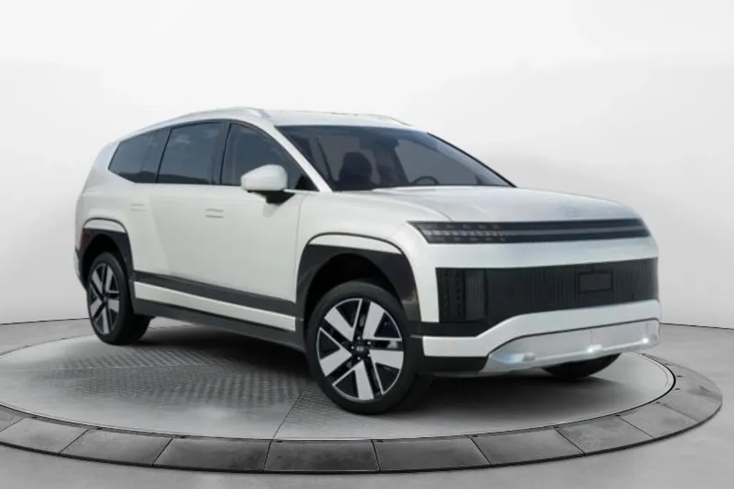 2026 Hyundai Ioniq SEL photo 1