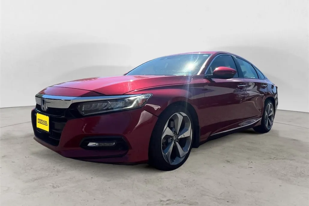 2018 Honda Accord Touring photo 1