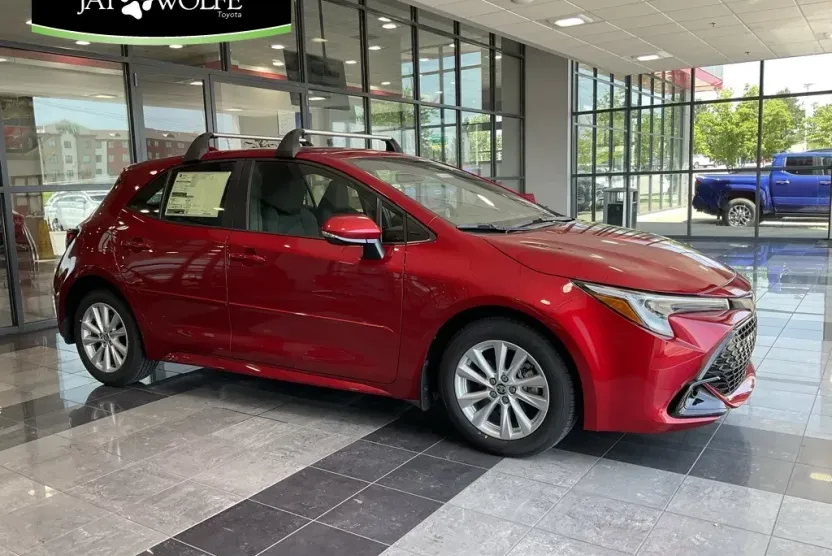 2025 Toyota Corolla SE photo 1