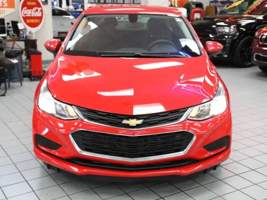2016 Chevrolet Cruze LS photo 1