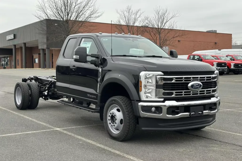 2025 Ford F-550 XL photo 1